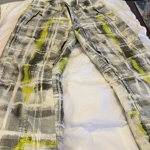 Columbia Women’s size Medium Ski/Snowboard pants.